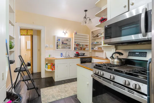 $649,000 | 83 Bath Road, Wiscasset, ME 04578