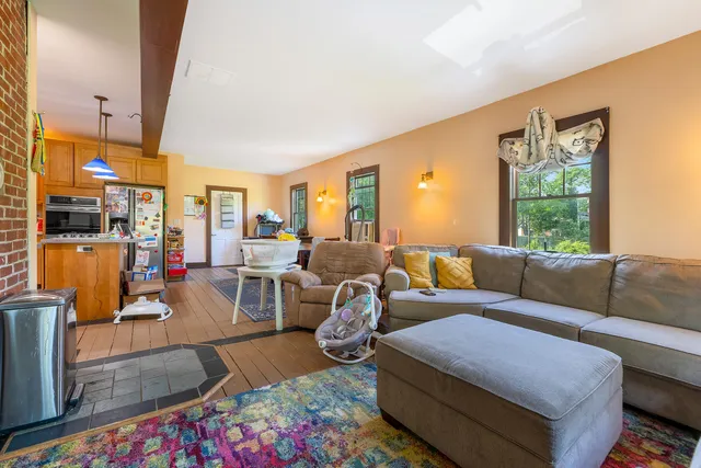 $649,000 | 83 Bath Road, Wiscasset, ME 04578