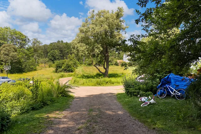 $649,000 | 83 Bath Road, Wiscasset, ME 04578