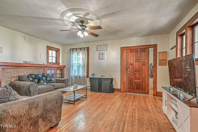 $190,000 | 416 Moore Street, Bristol, VA 24201