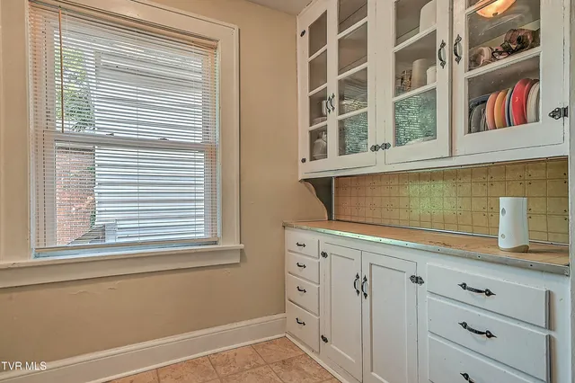 $190,000 | 416 Moore Street, Bristol, VA 24201