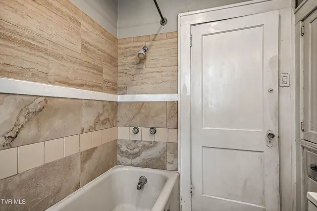 $190,000 | 416 Moore Street, Bristol, VA 24201