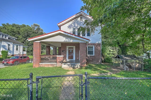 $190,000 | 416 Moore Street, Bristol, VA 24201