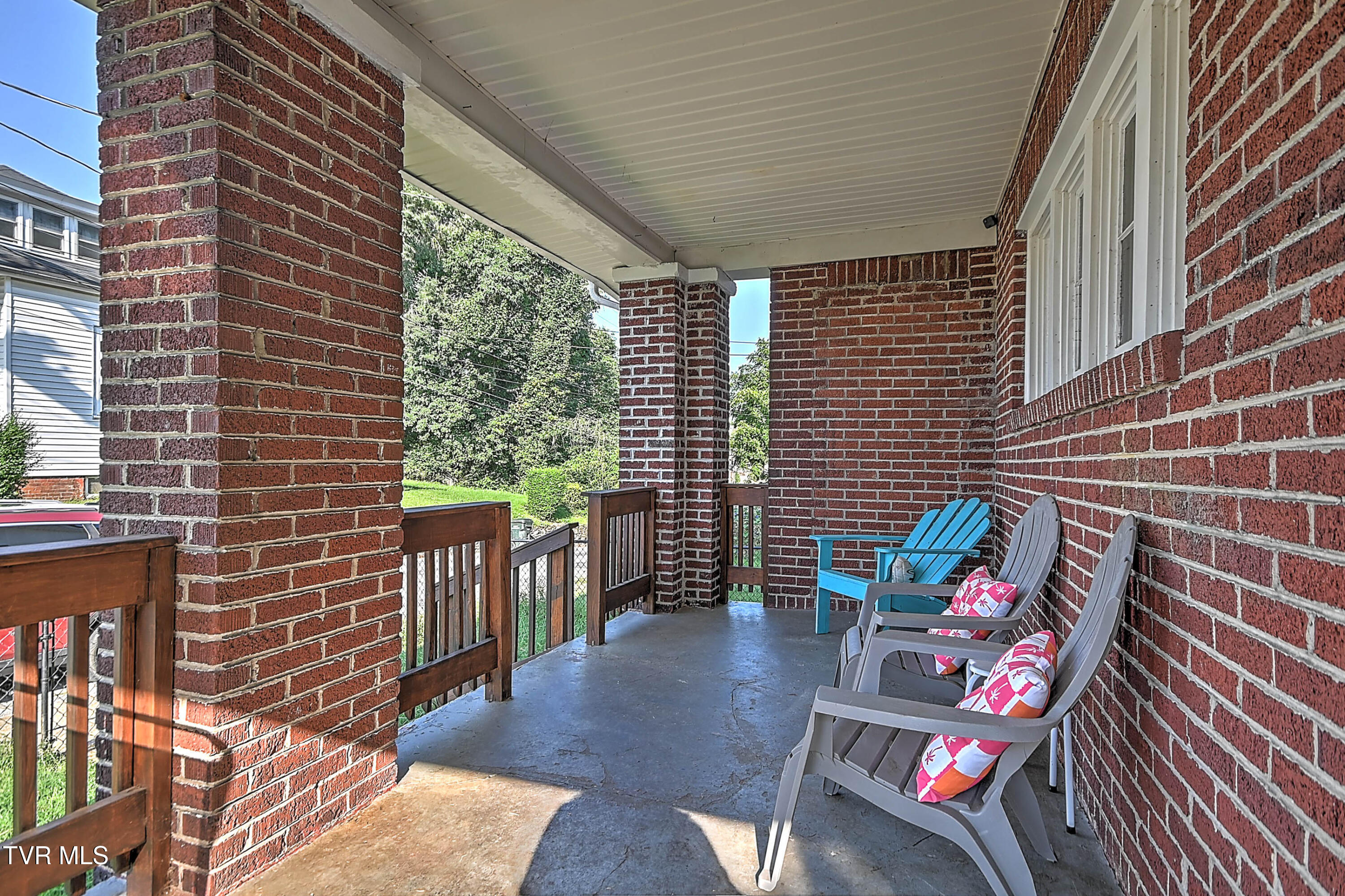 416 Moore Street Bristol, VA 24201 - Photo 7 of 40 416 Moore SB-7