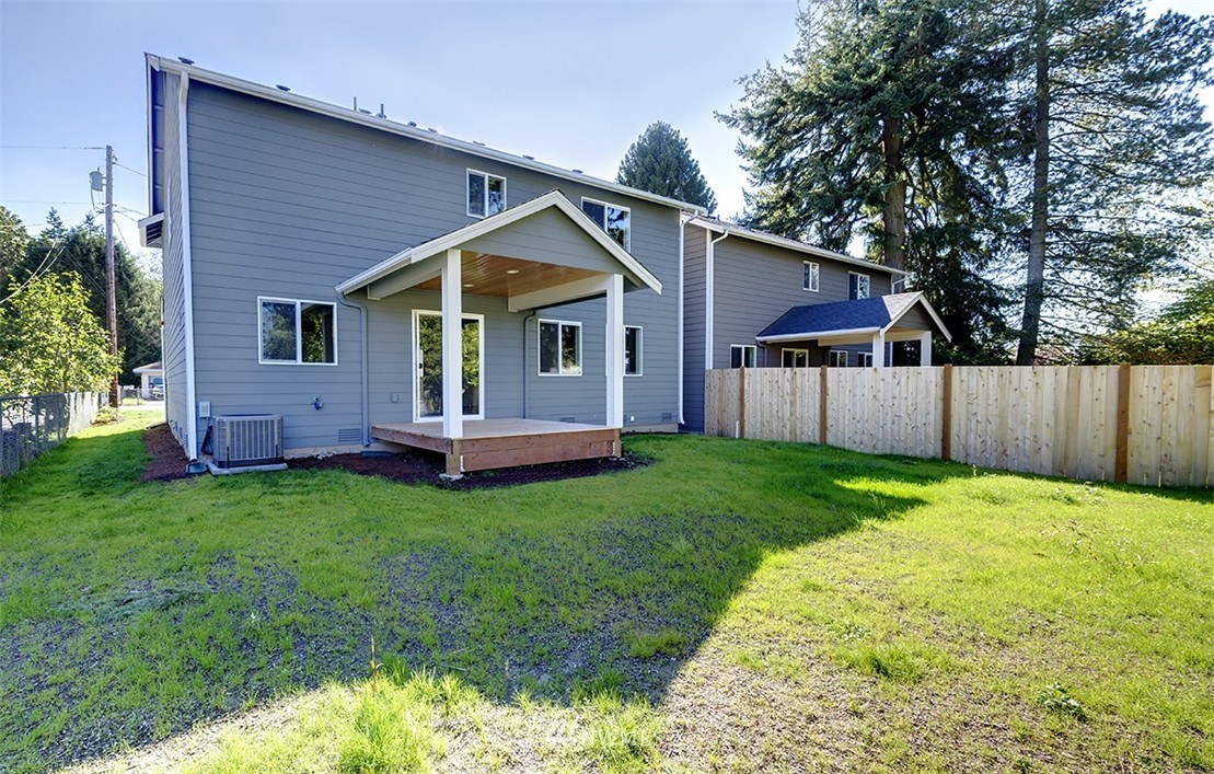 7 B Fern Road, Unit B Everett, WA 98203 - Photo 2 of 14