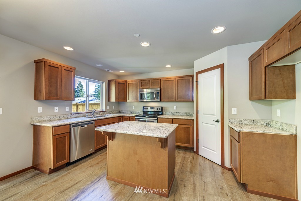 7 B Fern Road, Unit B Everett, WA 98203 - Photo 4 of 14