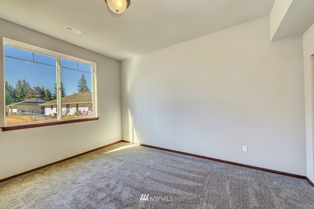 7 B Fern Road, Unit B Everett, WA 98203 - Photo 5 of 14