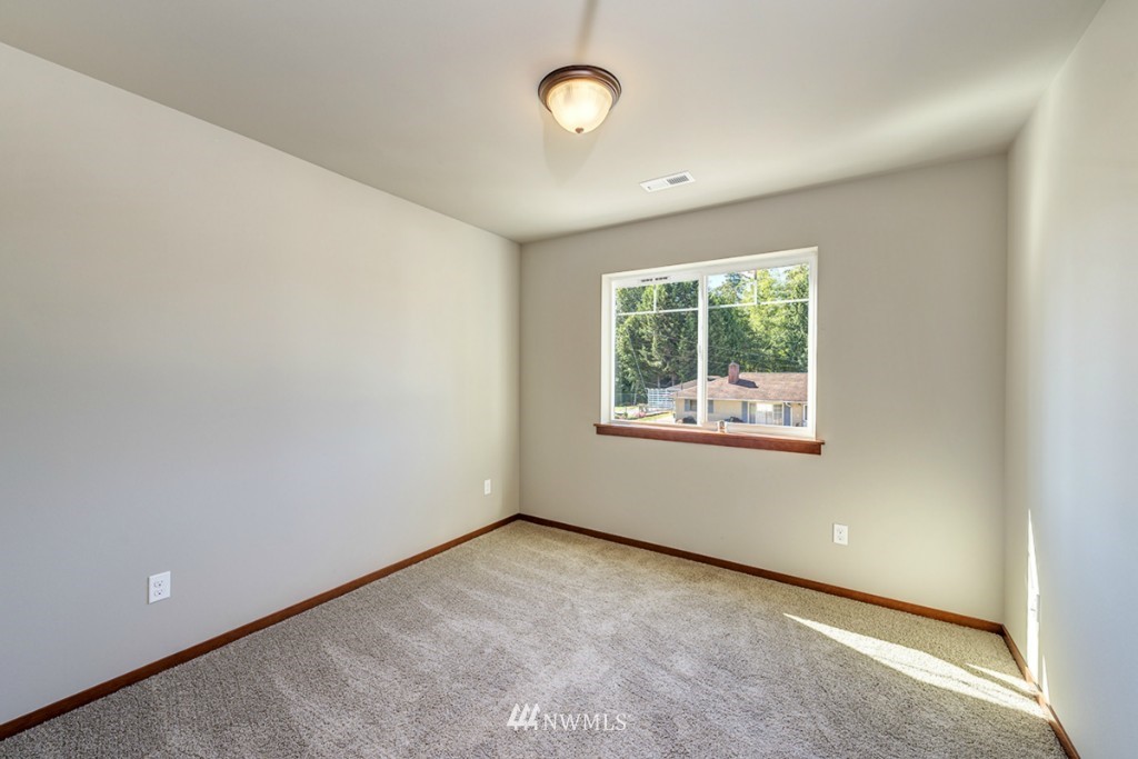 7 B Fern Road, Unit B Everett, WA 98203 - Photo 10 of 14