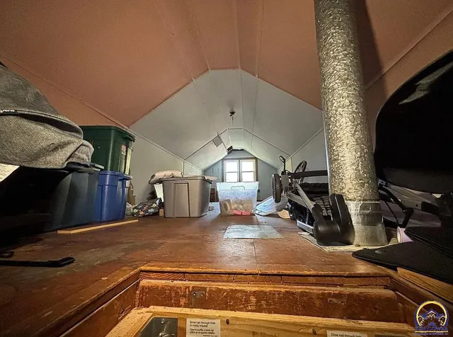 $109,999 | 2328 Southeast Maryland Avenue, Topeka, KS 66605