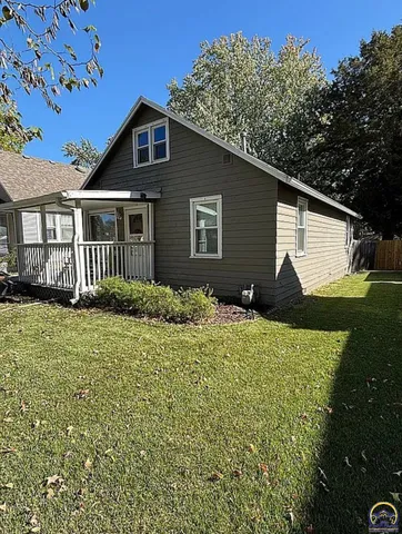 $109,999 | 2328 Southeast Maryland Avenue, Topeka, KS 66605