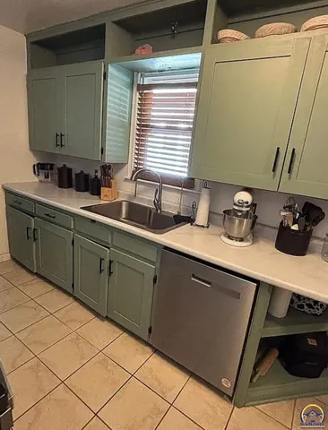 $109,999 | 2328 Southeast Maryland Avenue, Topeka, KS 66605