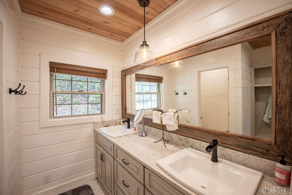 644 Tower Road Sapphire, NC 28774 - Photo 29 of 68 Gallery Image 29