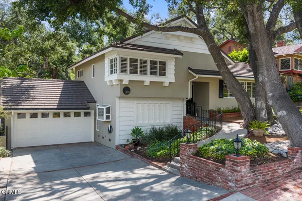 $1,825,000 | 3818 Cedarbend Drive, Glendale, CA 91214