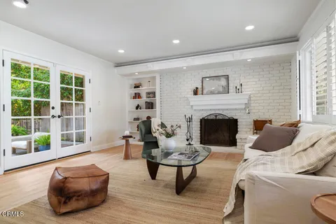 $1,825,000 | 3818 Cedarbend Drive, Glendale, CA 91214