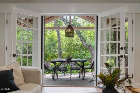$1,825,000 | 3818 Cedarbend Drive, Glendale, CA 91214