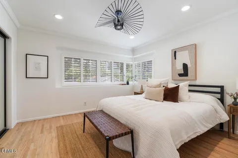 $1,825,000 | 3818 Cedarbend Drive, Glendale, CA 91214