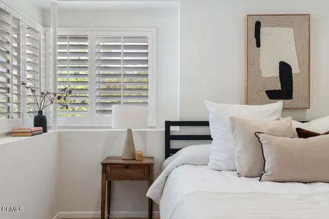 $1,825,000 | 3818 Cedarbend Drive, Glendale, CA 91214