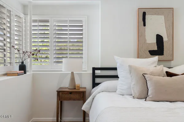 $1,825,000 | 3818 Cedarbend Drive, Glendale, CA 91214