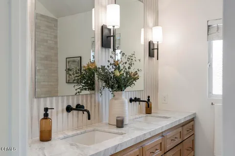 $1,825,000 | 3818 Cedarbend Drive, Glendale, CA 91214