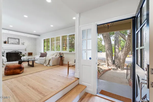 $1,825,000 | 3818 Cedarbend Drive, Glendale, CA 91214