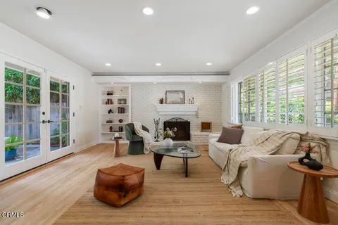 $1,825,000 | 3818 Cedarbend Drive, Glendale, CA 91214