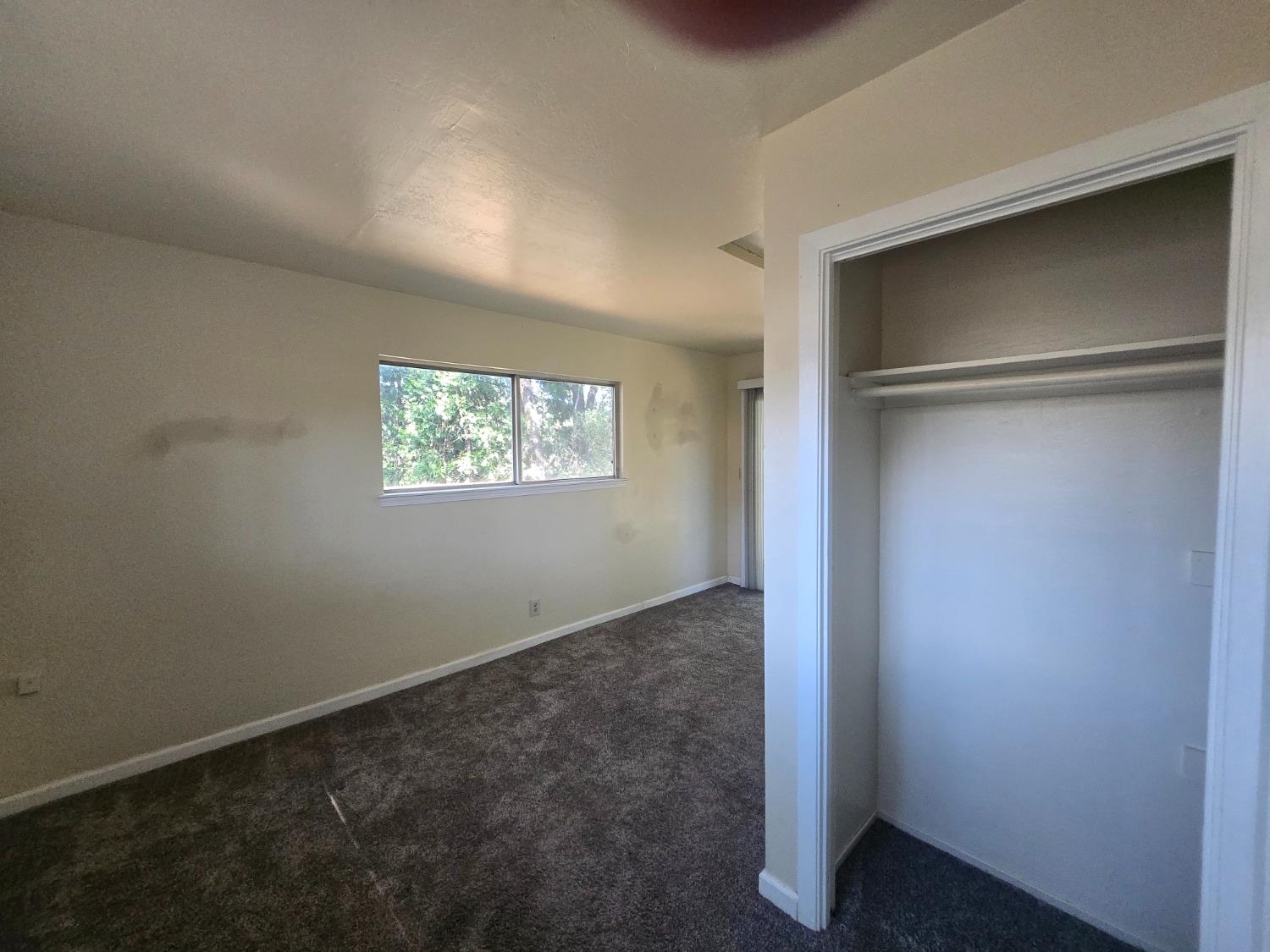 10601 Lime Kiln Road Grass Valley, CA 95949 - Photo 33 of 79 Second ensuite and closet.