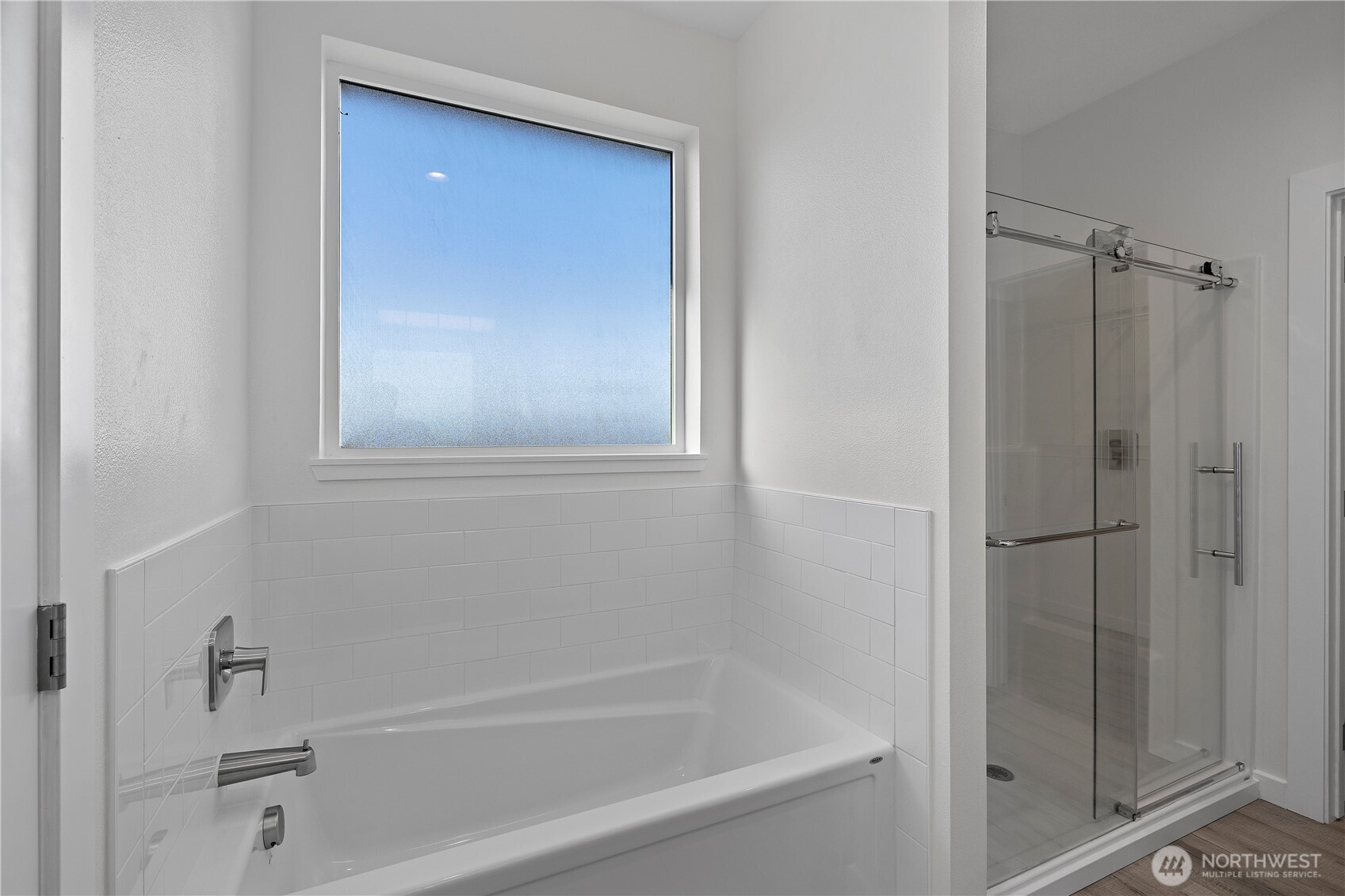 608 4th Street Mattawa, WA 99349 - Photo 15 of 40 a bathroom with a bathtub
