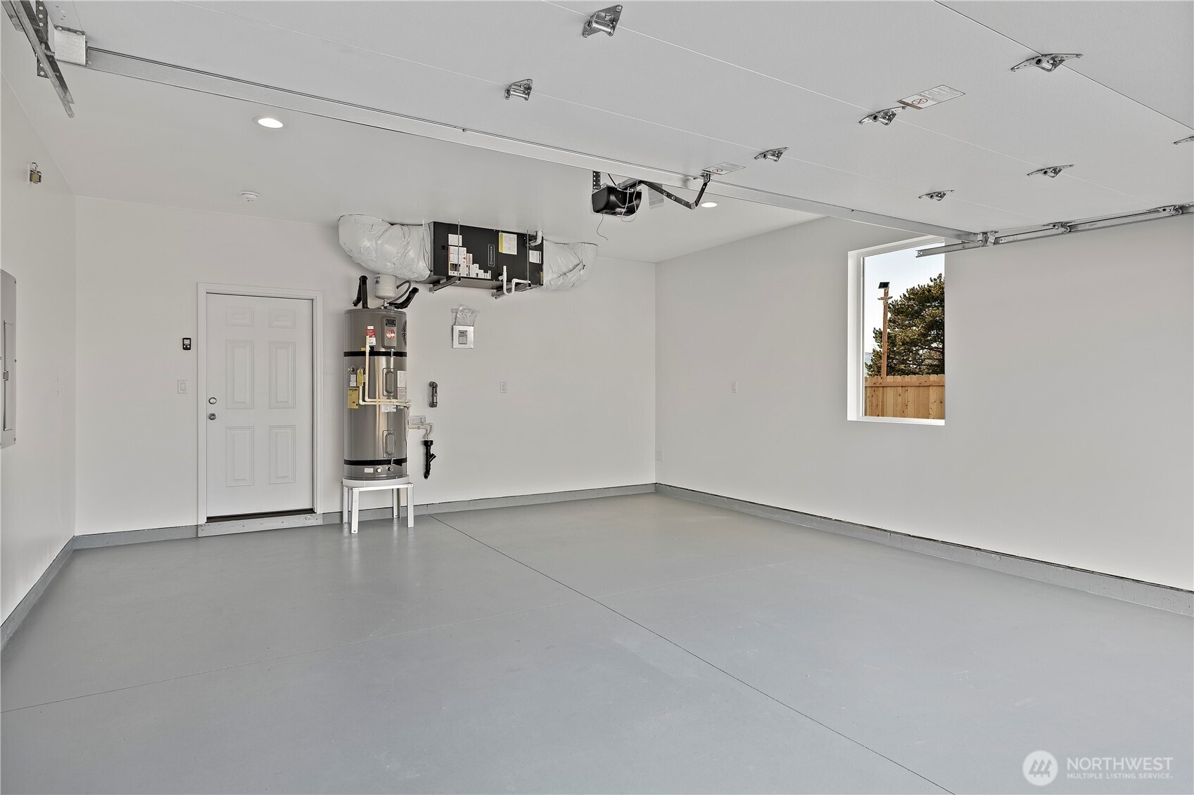 608 4th Street Mattawa, WA 99349 - Photo 23 of 40 a view of an empty room with a window