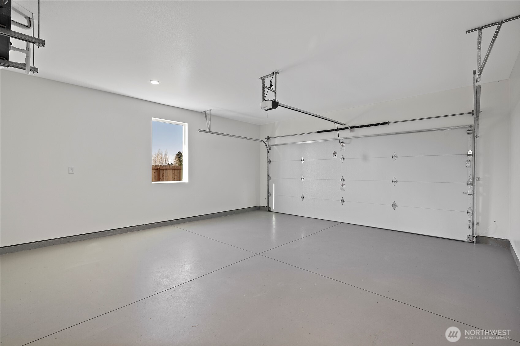 608 4th Street Mattawa, WA 99349 - Photo 24 of 40 a view of a garage