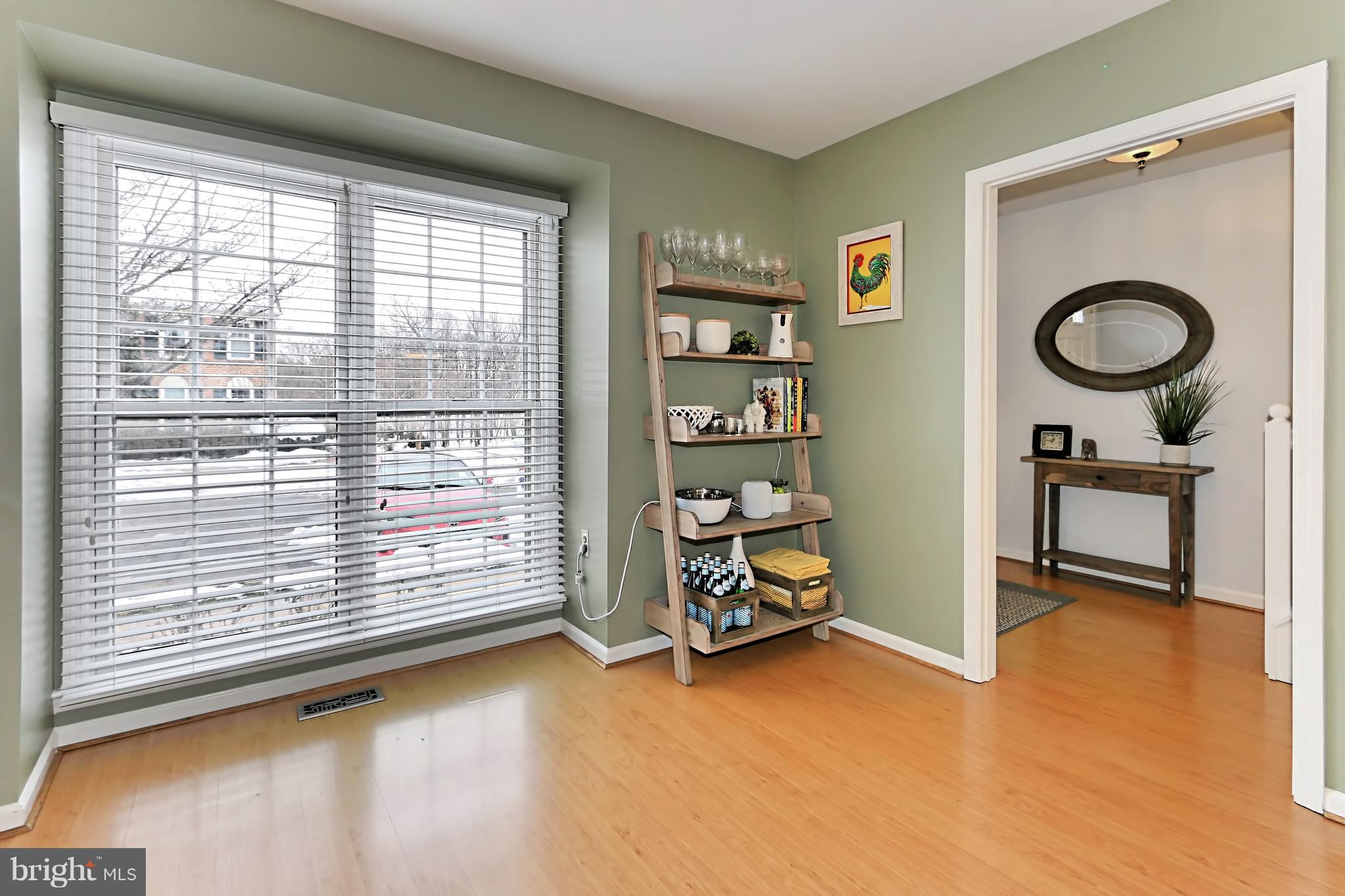 5630 Ridge View Drive Alexandria, VA 22310 - Photo 11 of 41 Kitchen/Breakfast