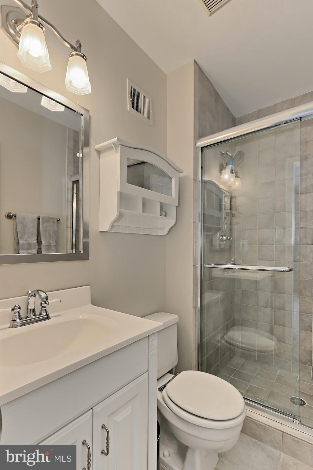 5630 Ridge View Drive Alexandria, VA 22310 - Photo 24 of 41 Master Bath