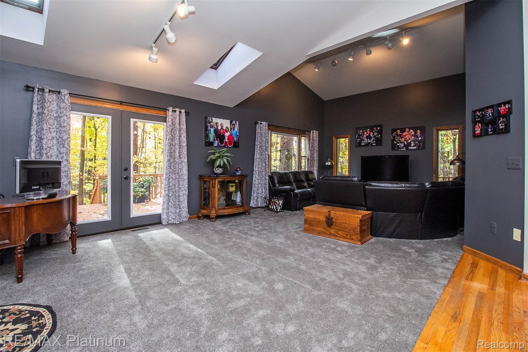 3183 Jewell Road Howell, MI 48843 - Photo 12 of 64 10.jpg