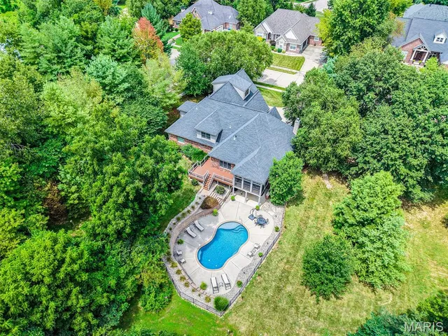 $1,050,000 | 7411 Creek Ridge Lane, Edwardsville, IL 62025