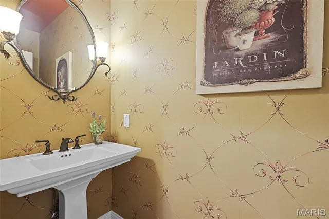 $1,050,000 | 7411 Creek Ridge Lane, Edwardsville, IL 62025