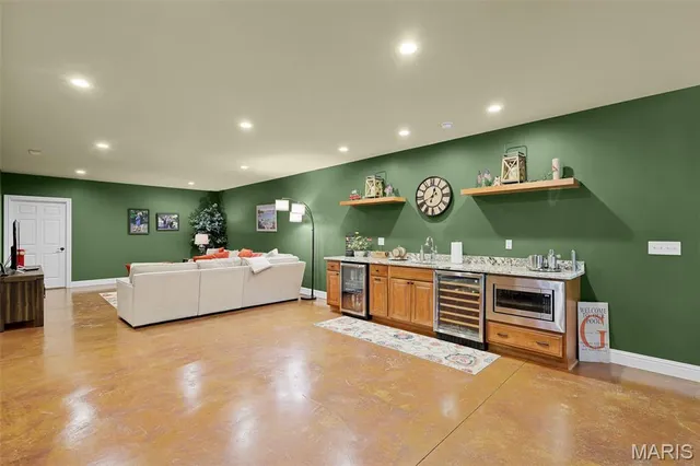 $1,050,000 | 7411 Creek Ridge Lane, Edwardsville, IL 62025