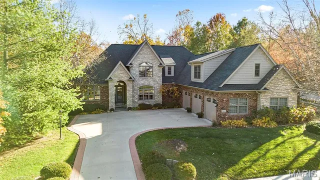 $1,050,000 | 7411 Creek Ridge Lane, Edwardsville, IL 62025