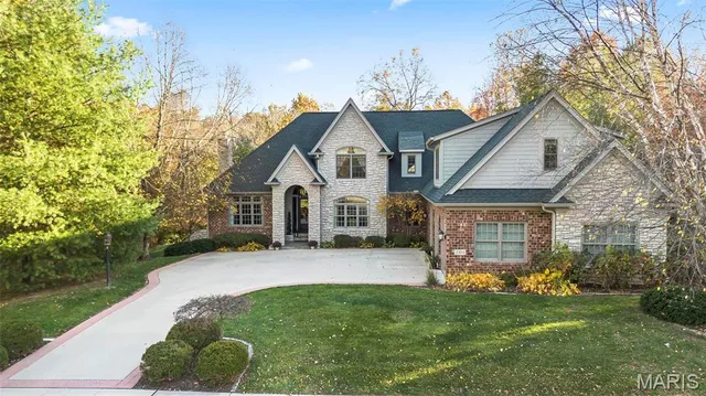 $1,050,000 | 7411 Creek Ridge Lane, Edwardsville, IL 62025