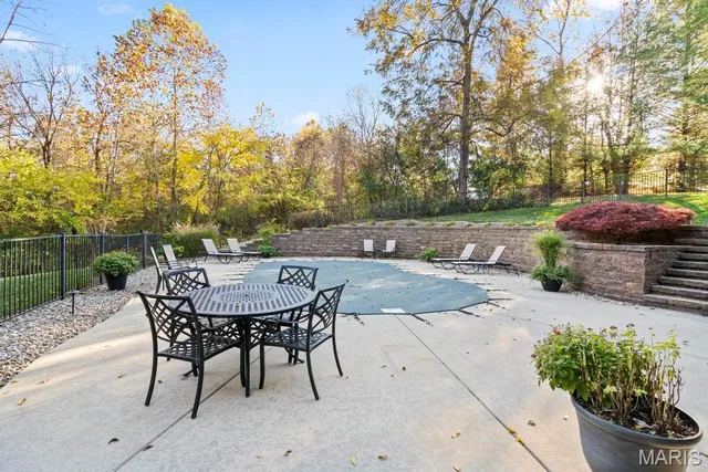 $1,050,000 | 7411 Creek Ridge Lane, Edwardsville, IL 62025