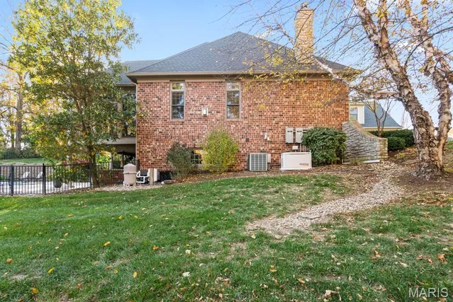 $1,050,000 | 7411 Creek Ridge Lane, Edwardsville, IL 62025