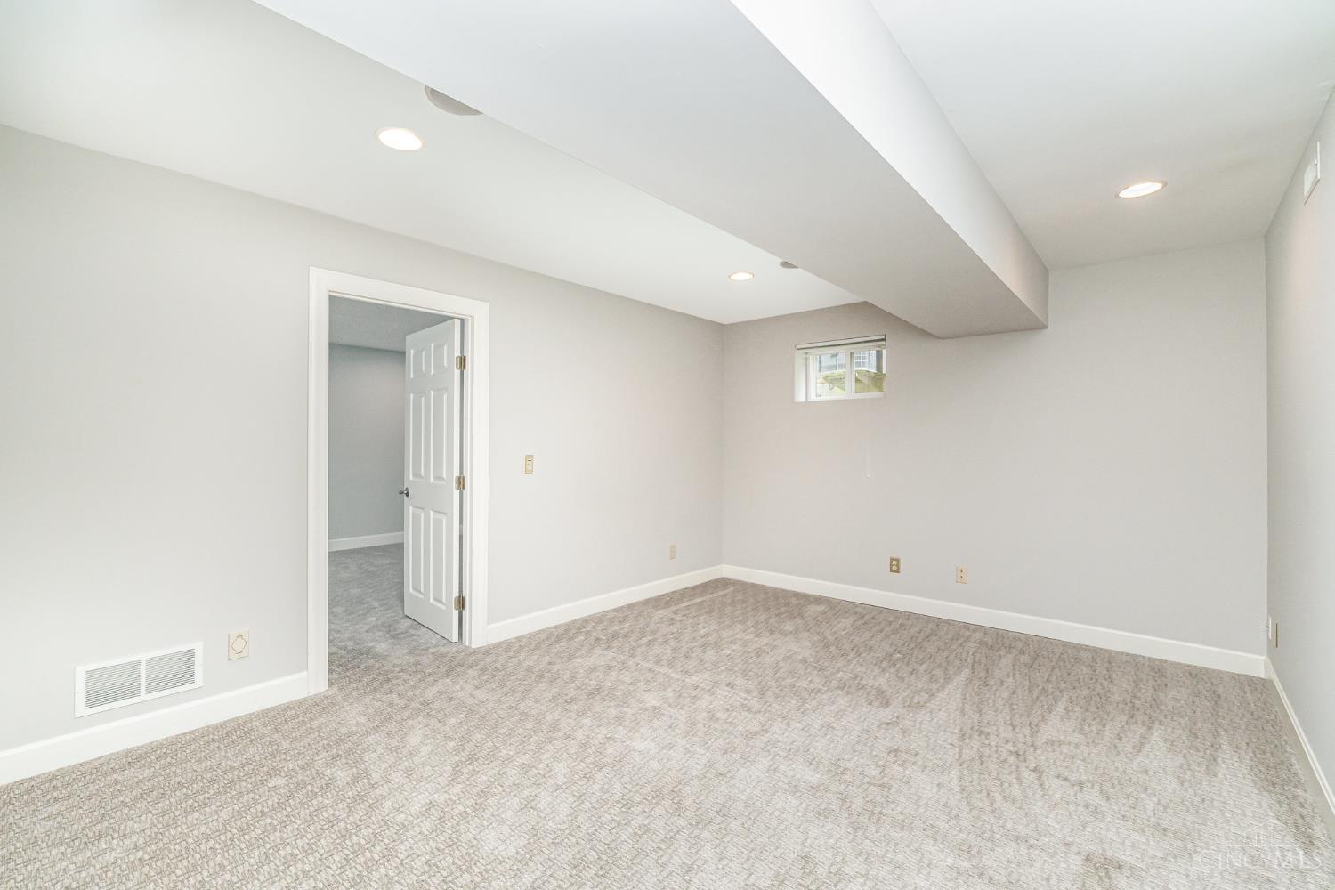 8871 Montgomery Road Cincinnati, OH 45236 - Photo 25 of 33 Gallery Image 25