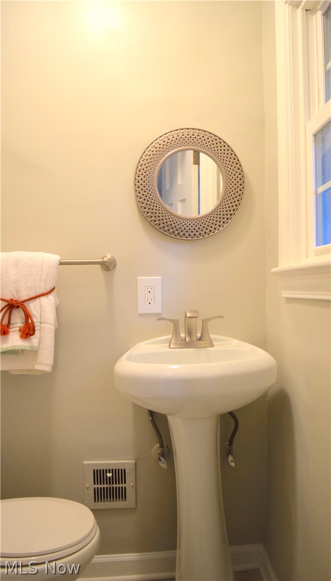 3489 Berkeley Road Cleveland Heights, OH 44118 - Photo 9 of 28