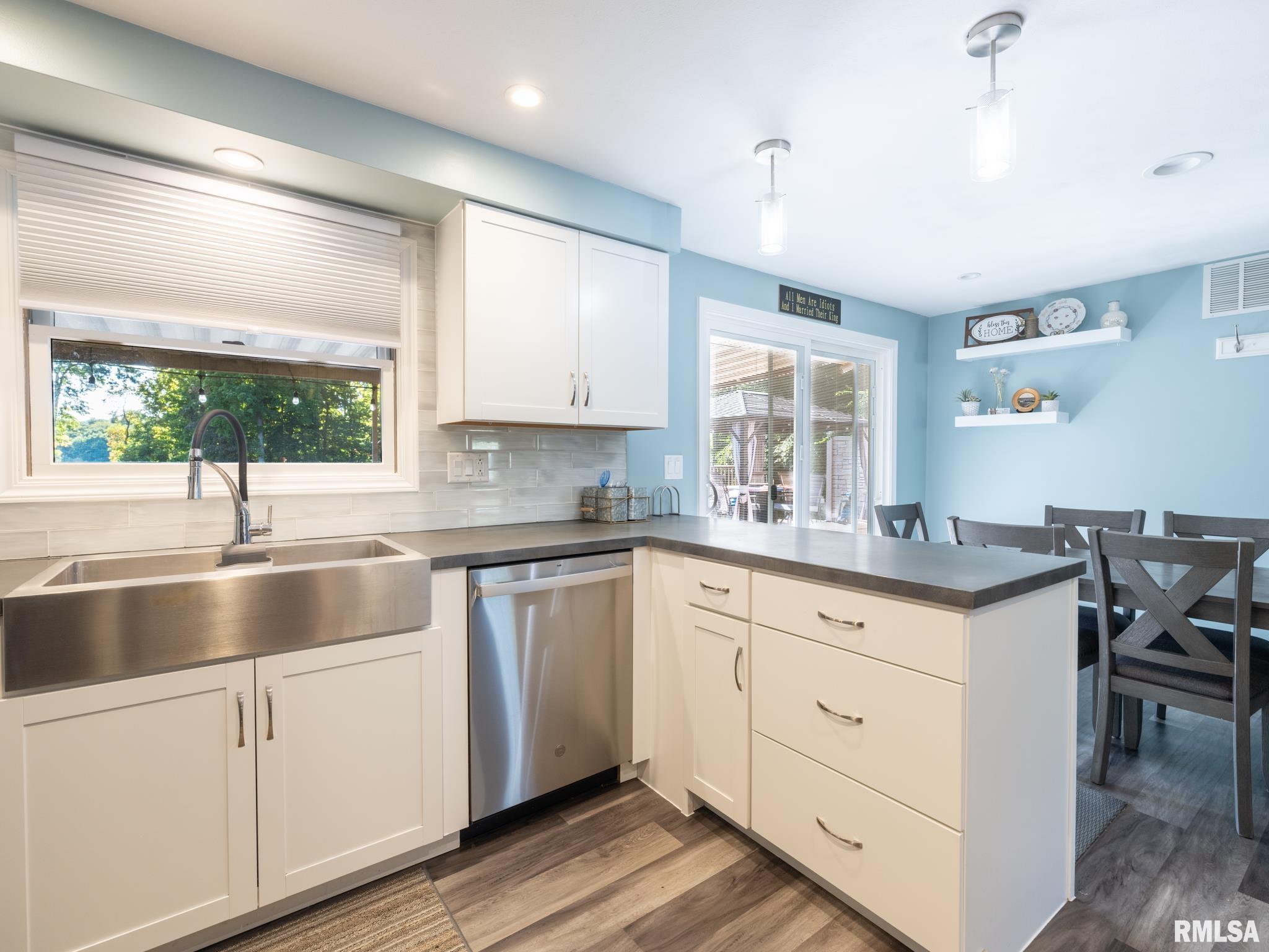 1406 Springfield Road East Peoria, IL 61611 - Photo 12 of 65 Gallery Image 12