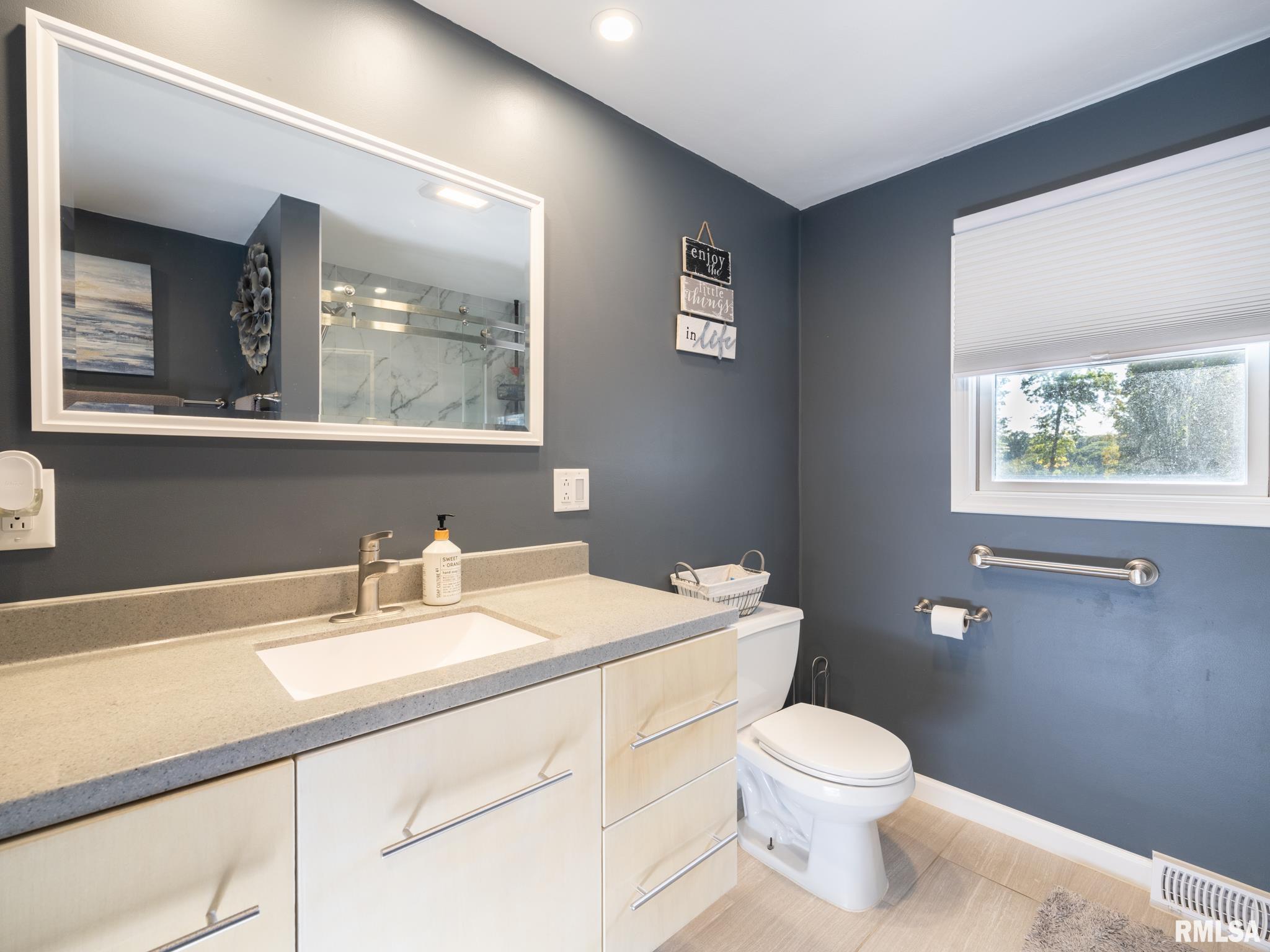 1406 Springfield Road East Peoria, IL 61611 - Photo 17 of 65 Gallery Image 17