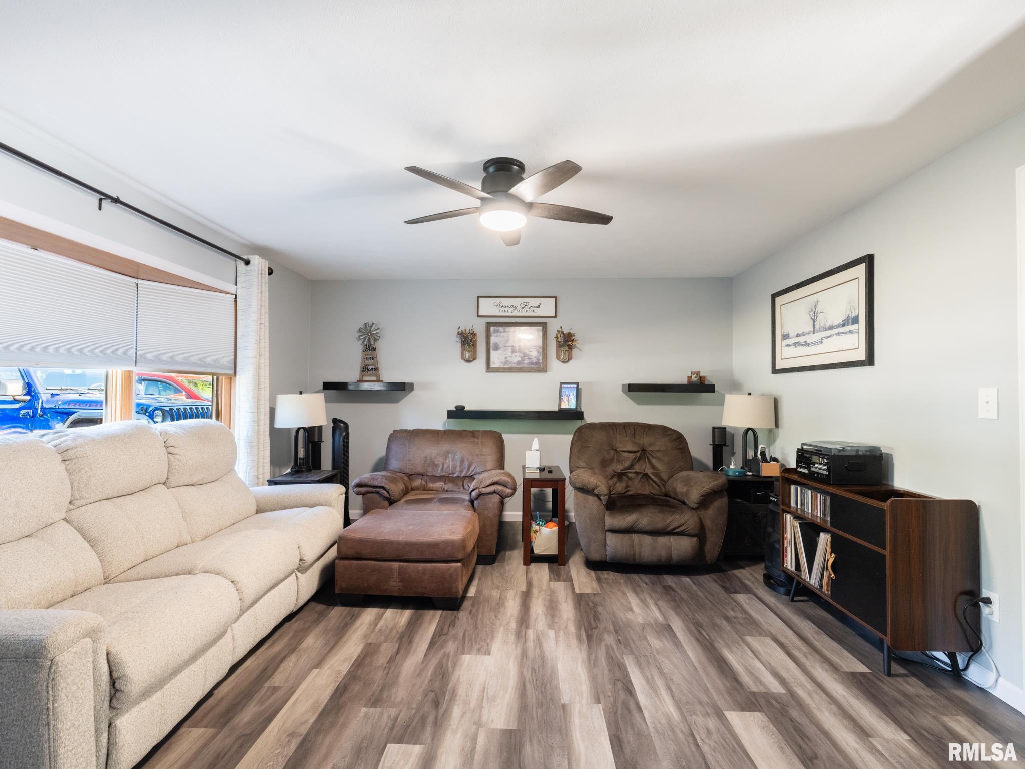 1406 Springfield Road East Peoria, IL 61611 - Photo 7 of 65 Gallery Image 7