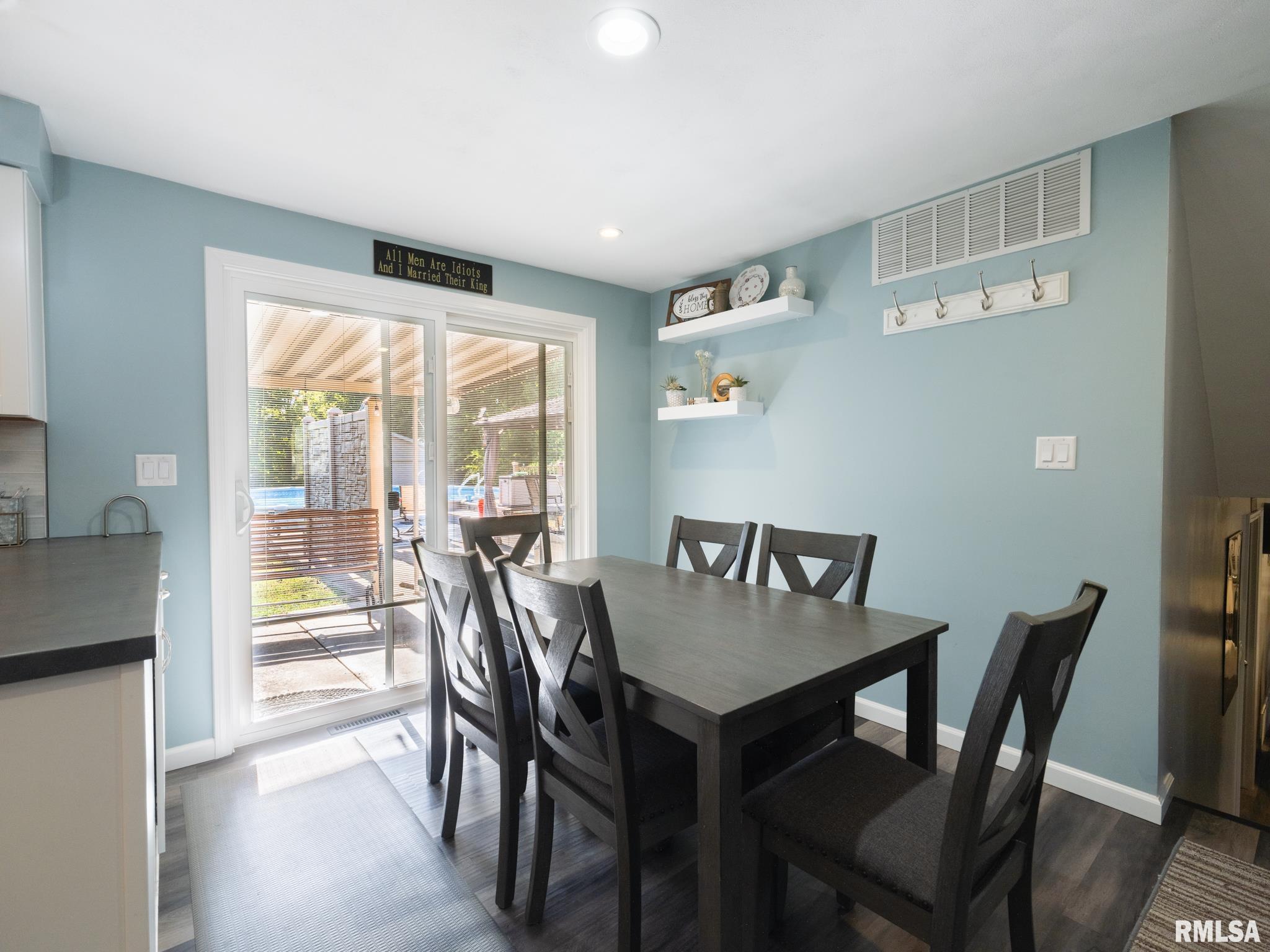1406 Springfield Road East Peoria, IL 61611 - Photo 9 of 65 Gallery Image 9
