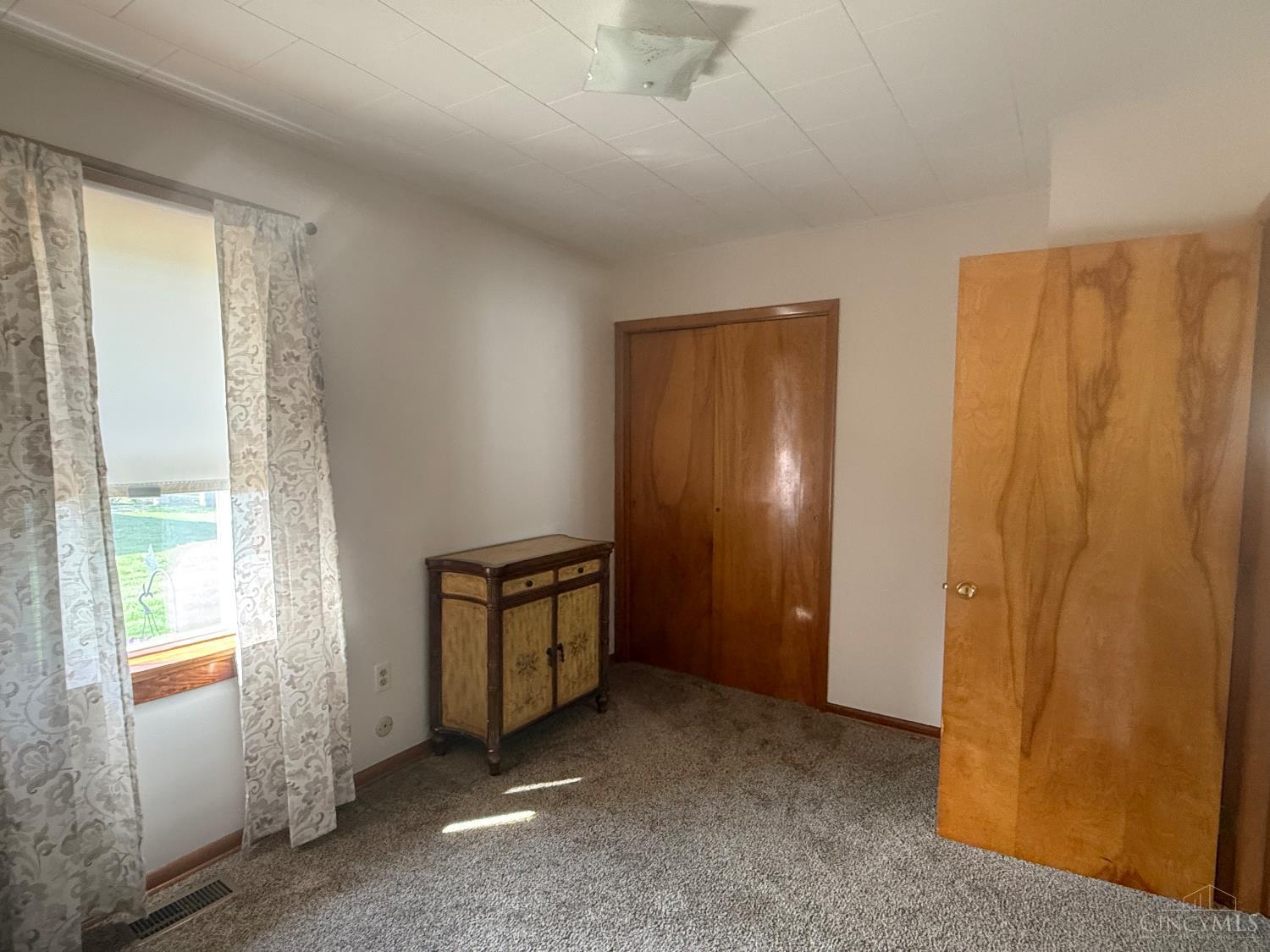 7560 Pippin Road Cincinnati, OH 45239 - Photo 13 of 32 Gallery Image 13