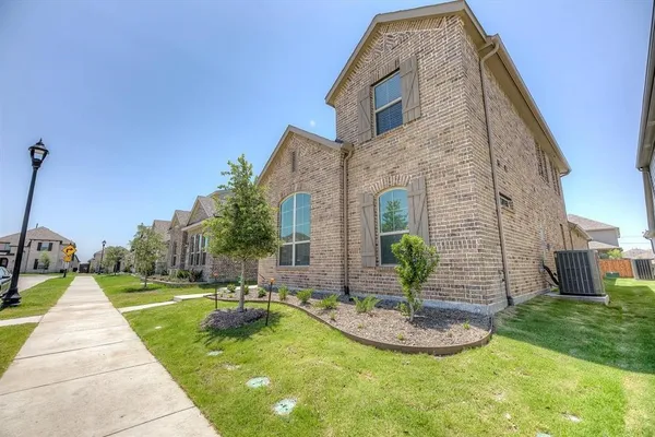 $2,650 | 12417 Iveson Drive, Fort Worth, TX 76052