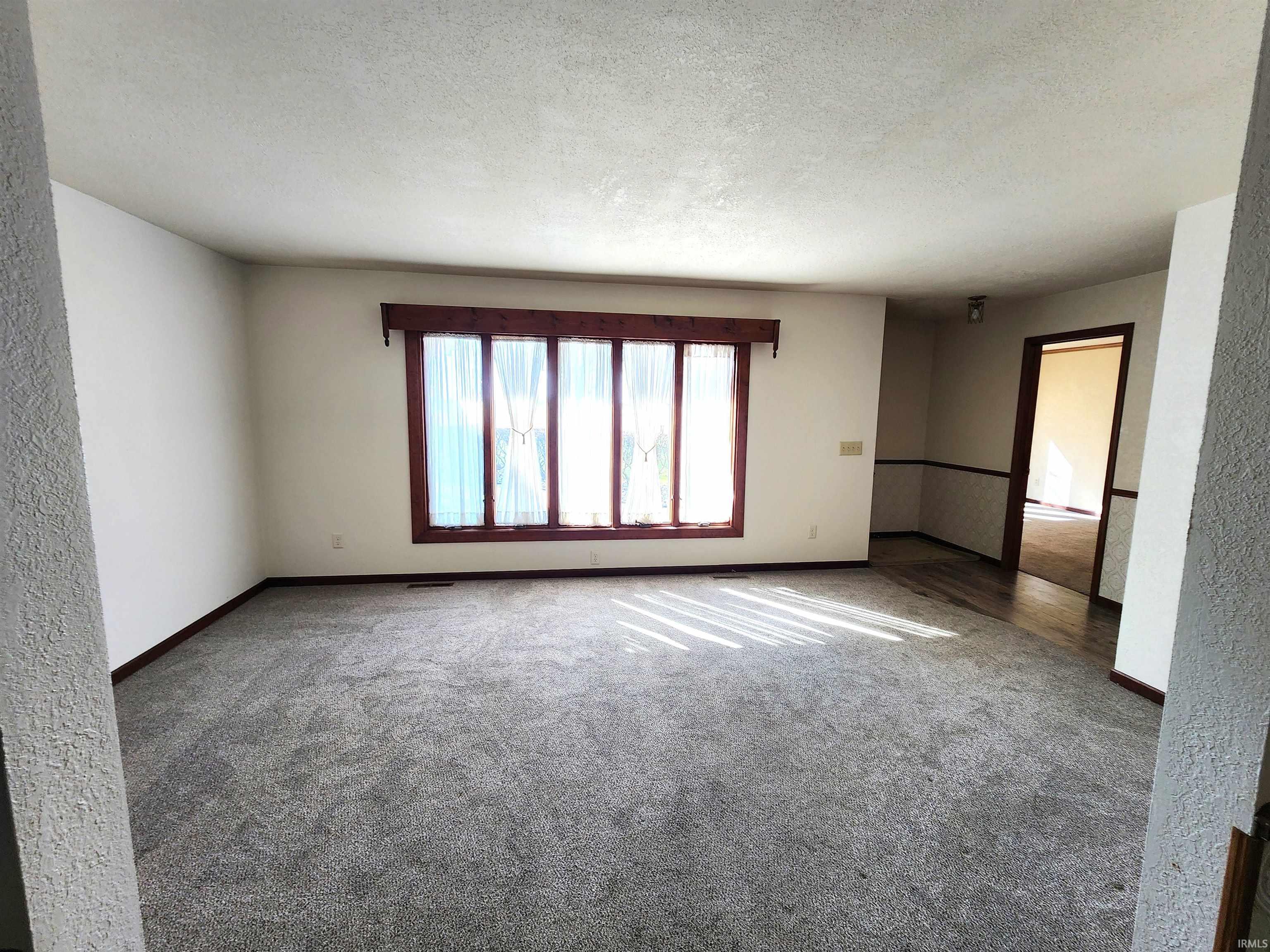 2202 Pleasant Ridge Road Fort Wayne, IN 46819 - Photo 3 of 24