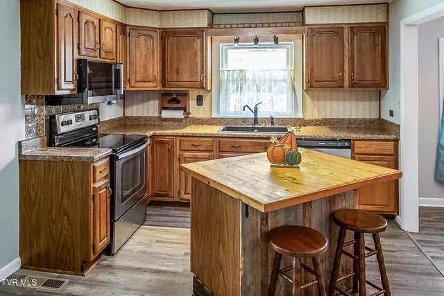 $199,000 | 132 Laurel Street, Weber City, VA 24290