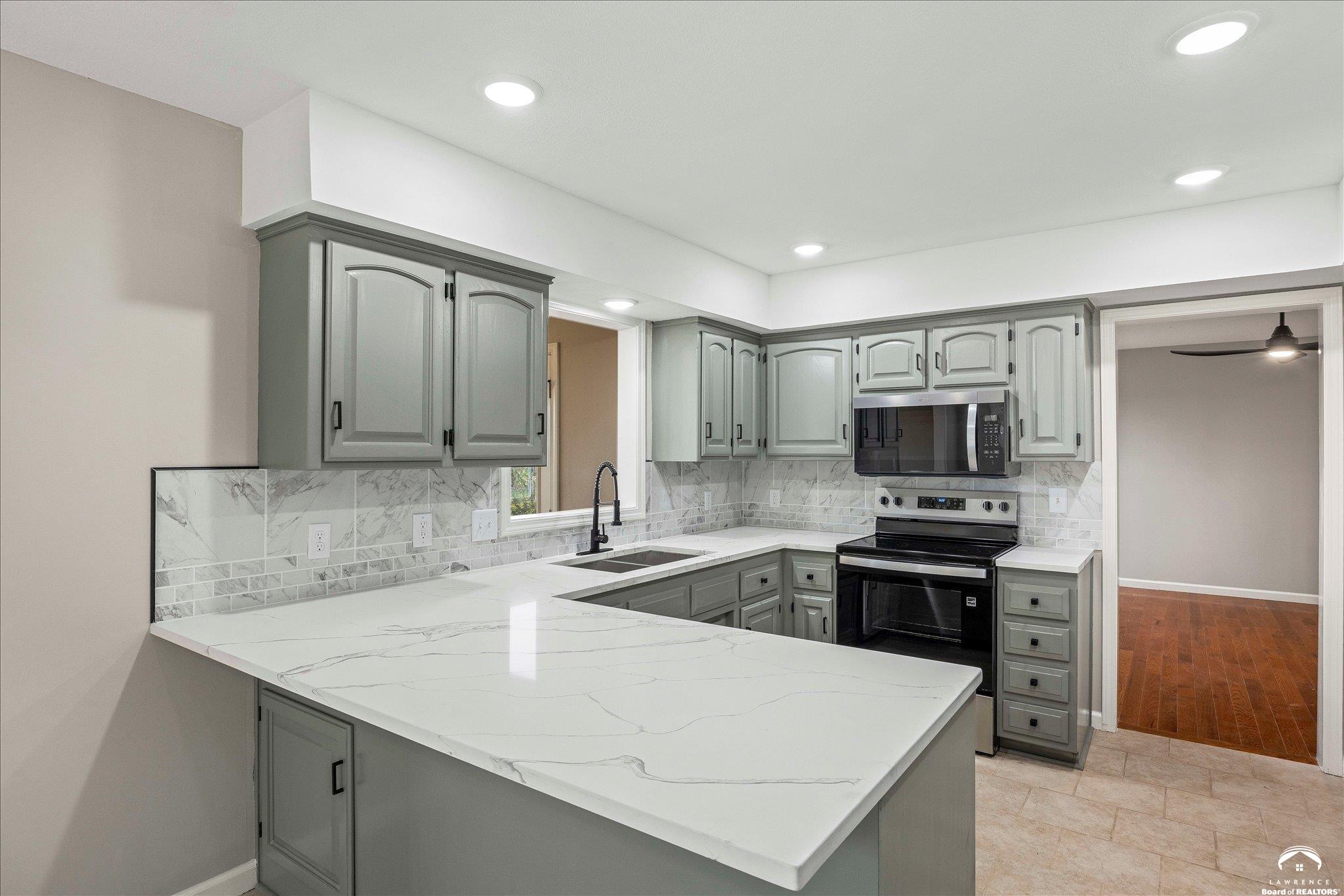 820 East 1000th Road Lawrence, KS 66047 - Photo 14 of 63